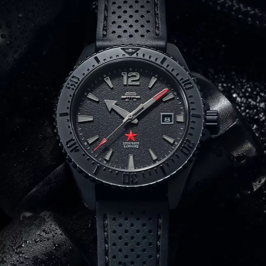 Luxury Watch In China - Beijing Dark Black Diver 200M horloge