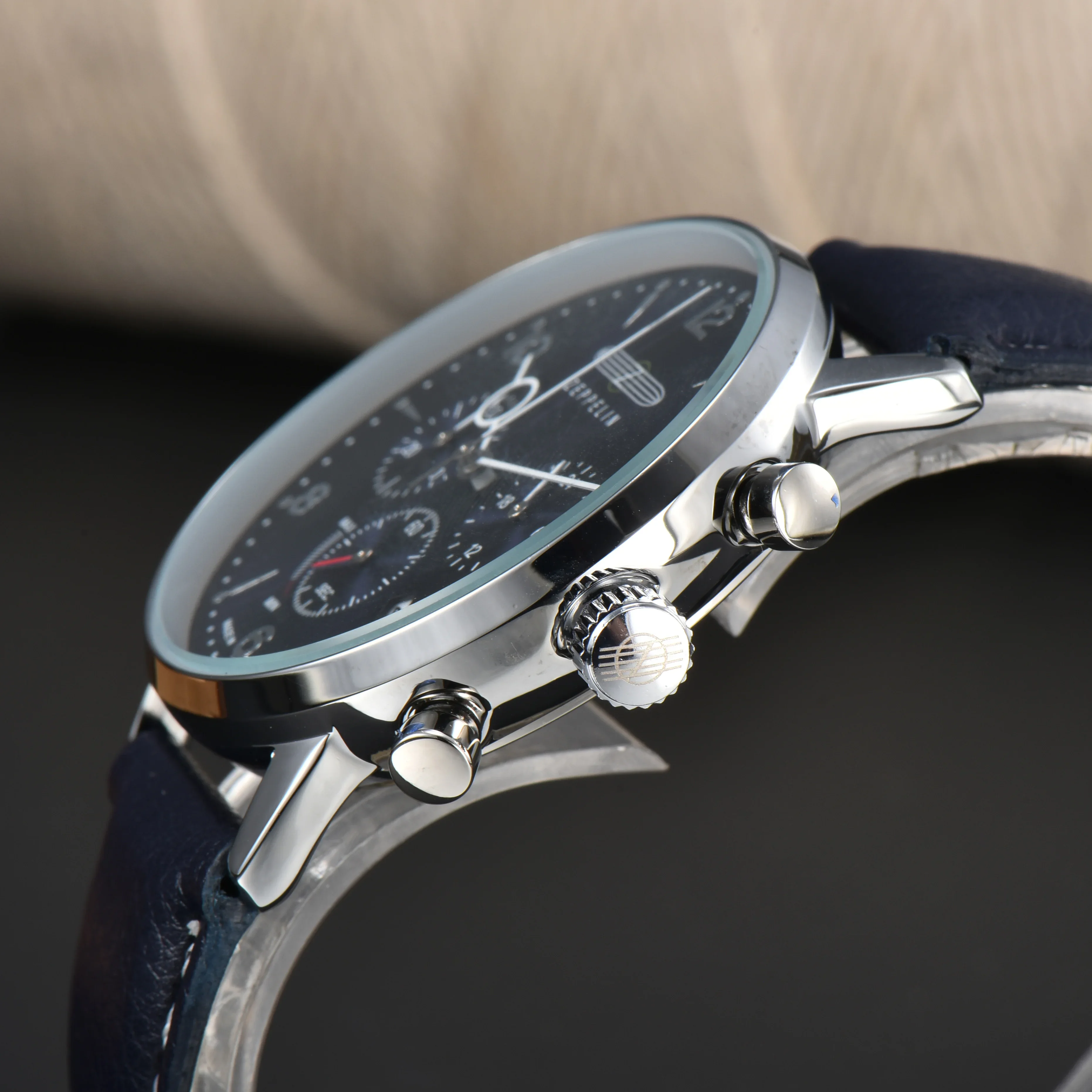 Klassiek ZEPPELIN quartzhorlog - Luxury Watch Wallpaper recensie en prijs